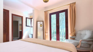 Bright en-suite bedroom in Santa Ponsa Mallorca real estate