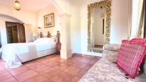 Bright en-suite bedroom in Santa Ponsa Mallorca real estate