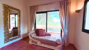Bright en-suite bedroom in Santa Ponsa Mallorca real estate