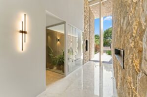 Premium modern new-build villa 2025 in Santa Ponsa with open-plan living and designer kitchen.