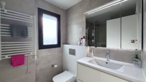 Elegant penthouse with spacious terraces in Santa Ponsa, perfectly located near the coast, golf courses and Port Adriano marina