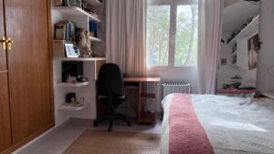 Spacious duplex for renovation in Sol de Mallorca featuring bright interiors, private rooftop terrace, communal pool, large garage, and prime location near beaches, golf courses, international schools, and luxury marinas.