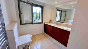 Villa in Esporles plot 8000m2 house 350m2