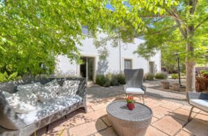 Villa in Esporles plot 8000m2 house 350m2