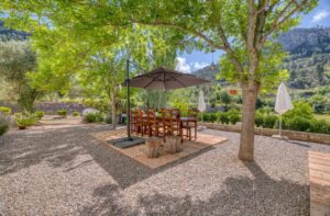 Villa in Esporles plot 8000m2 house 350m2