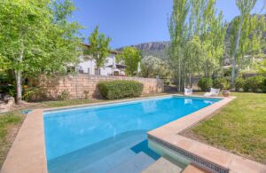 Villa in Esporles plot 8000m2 house 350m2