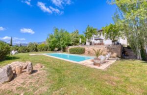 Villa in Esporles plot 8000m2 house 350m2